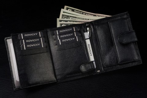 Męski duży portfel skórzany, pionowy z zapinką i ochroną RFID - Ronaldo Męski duży portfel skórzany, pionowy z zapinką i ochroną RFID - Ronaldo