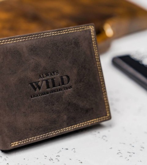Poziomy, składany portfel męski z zewnętrzną kieszonką na kartę - Always Wild Poziomy, składany portfel męski z zewnętrzną kieszonką na kartę - Always Wild