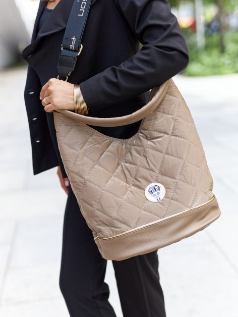 Pikowany shopper z łańcuchem w stylu glamour - Peterson Pikowany shopper z łańcuchem w stylu glamour - Peterson