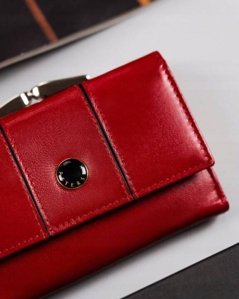Zestaw prezentowy: skórzany portfel damski i woda perfumowana Velvet - Peterson Zestaw prezentowy: skórzany portfel damski i woda perfumowana Velvet - Peterson