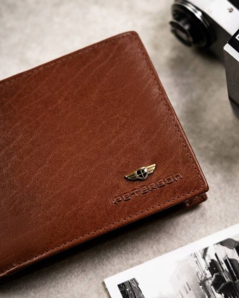 Zestaw prezentowy: elegancki skórzany portfel, etui na karty i brelok - Peterson Zestaw prezentowy: elegancki skórzany portfel, etui na karty i brelok - Peterson