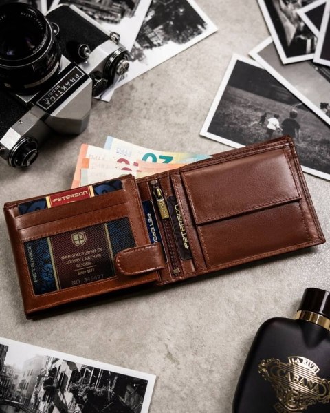 Zestaw prezentowy: elegancki skórzany portfel, etui na karty i brelok - Peterson Zestaw prezentowy: elegancki skórzany portfel, etui na karty i brelok - Peterson