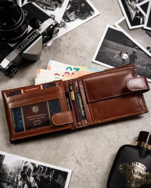 Zestaw prezentowy: elegancki skórzany portfel, etui na karty i brelok - Peterson Zestaw prezentowy: elegancki skórzany portfel, etui na karty i brelok - Peterson