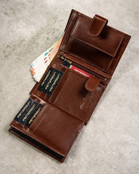 Zestaw prezentowy: skórzany portfel męski, etui na karty i brelok - Peterson Zestaw prezentowy: skórzany portfel męski, etui na karty i brelok - Peterson