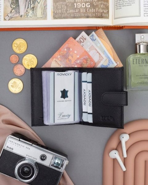 Skórzane etui na karty na zatrzask z systemem RFID - 4U Cavaldi Skórzane etui na karty na zatrzask z systemem RFID - 4U Cavaldi