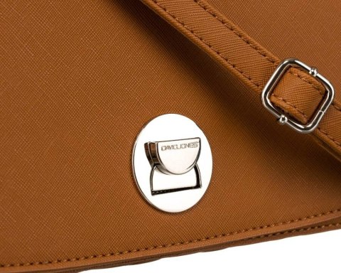 Karmelowa torebka damska crossbody ze srebrnymi okuciami - David Jones Karmelowa torebka damska crossbody ze srebrnymi okuciami - David Jones