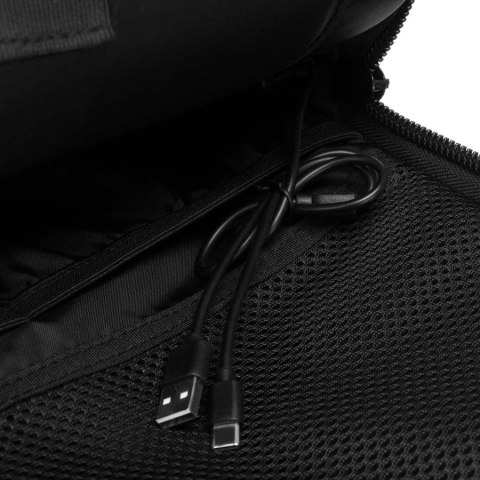 Czarny plecak podróżny z komorą próżniową i portem USB - Peterson Czarny plecak podróżny z komorą próżniową i portem USB - Peterson