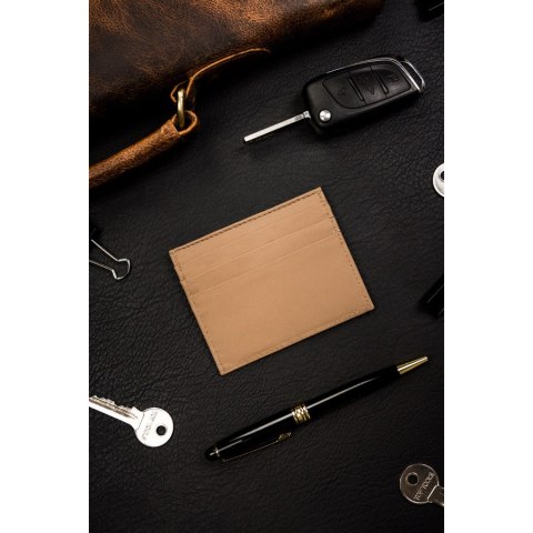 Eleganckie etui na karty ze skóry naturalnej w beżowym kolorze Eleganckie etui na karty ze skóry naturalnej w beżowym kolorze