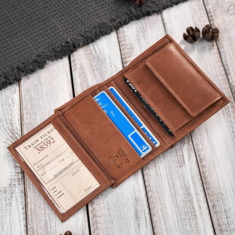 Portfel męski skórzany koniakowy klasyczny elegancki z ochroną RFID Paolo Peruzzi AY-10-CG Portfel męski skórzany koniakowy klasyczny elegancki z ochroną RFID Paolo Peruzzi AY-10-CG