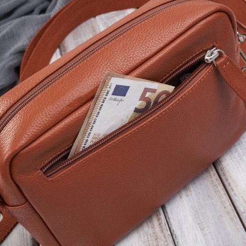 Torebka damska listonoszka skórzana z etui na klucze i drobiazgi koniakowa Paolo Peruzzi E-34-CG Torebka damska listonoszka skórzana z etui na klucze i drobiazgi koniakowa Paolo Peruzzi E-34-CG