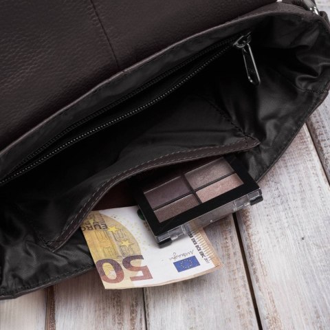 Torebka damska mała listonoszka skórzana na ramię brązowa Paolo Peruzzi E-35-BR Torebka damska mała listonoszka skórzana na ramię brązowa Paolo Peruzzi E-35-BR