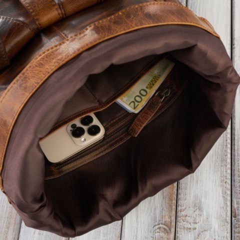 Plecak skórzany premium na laptopa Paolo Peruzzi AV-02-BR Plecak skórzany premium na laptopa Paolo Peruzzi AV-02-BR