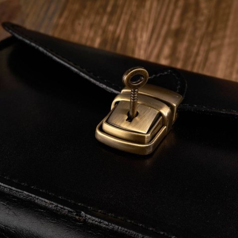 Czarna elegancka skórzana saszetka męska Paolo Peruzzi N06-BL Czarna elegancka skórzana saszetka męska Paolo Peruzzi N06-BL