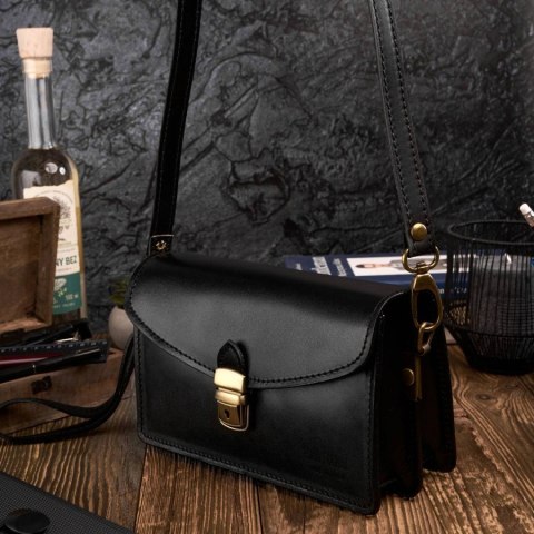 Czarna elegancka skórzana saszetka męska Paolo Peruzzi N06-BL Czarna elegancka skórzana saszetka męska Paolo Peruzzi N06-BL