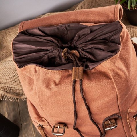 Plecak męski duży vintage Paolo Peruzzi T-19-LB Plecak męski duży vintage Paolo Peruzzi T-19-LB