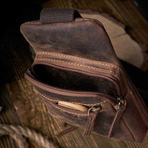 Skórzany młodzieżowy plecak vintage Paolo Peruzzi T-38-BR Skórzany młodzieżowy plecak vintage Paolo Peruzzi T-38-BR