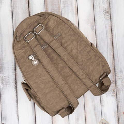 Modny plecaczek damski w kolorze brązu SP-10-BR Modny plecaczek damski w kolorze brązu SP-10-BR
