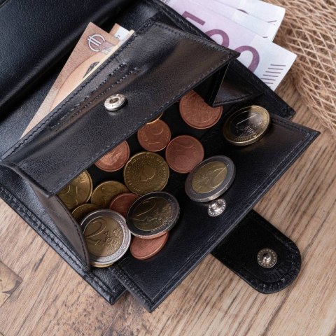 Portfel męski skórzany z ochroną RFID Paolo Peruzzi T-14-BL Portfel męski skórzany z ochroną RFID Paolo Peruzzi T-14-BL