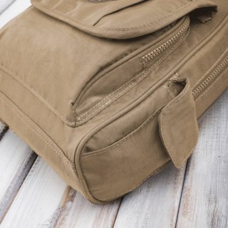 Modny plecaczek damski w kolorze jasnego brązu SP-10-LB