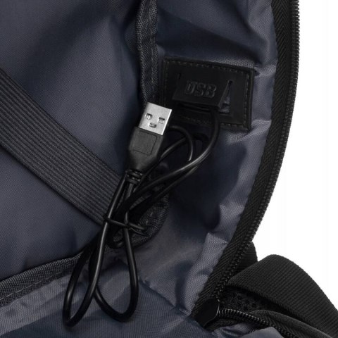 Plecak podróżny z miejscem na laptopa i portem USB - Peterson Plecak podróżny z miejscem na laptopa i portem USB - Peterson