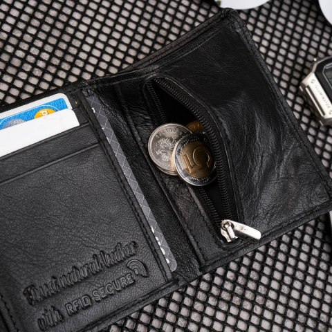 Portfel męski skórzany z ochroną RFID Paolo Peruzzi T-54-BL Portfel męski skórzany z ochroną RFID Paolo Peruzzi T-54-BL
