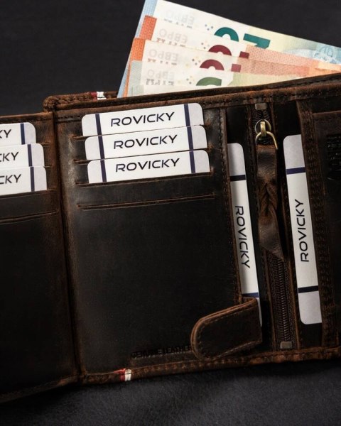 Pionowy portfel męski ze skóry naturalnej z motywem patriotycznym i systemem RFID Pionowy portfel męski ze skóry naturalnej z motywem patriotycznym i systemem RFID