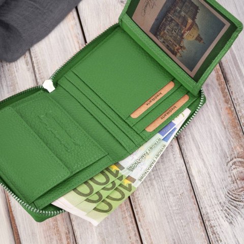Portfel damski skórzany na suwak zielony RFID Paolo Peruzzi T-139-GB Portfel damski skórzany na suwak zielony RFID Paolo Peruzzi T-139-GB