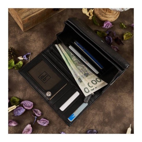 Portfel damski skórzany z kwiatowym wzorem T-45-BL etui na klucze T-51-NBL zestaw prezentowy Paolo Peruzzi ZUP-119-BL Portfel damski skórzany z kwiatowym wzorem T-45-BL etui na klucze T-51-NBL zestaw prezentowy Paolo Peruzzi ZUP-119-BL