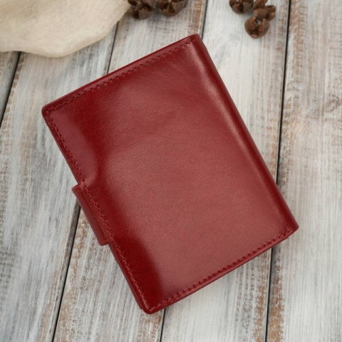 Portfel damski skórzany klasyczny czerwony ze skóry naturalnej licowej Paolo Peruzzi AL-05-RD Portfel damski skórzany klasyczny czerwony ze skóry naturalnej licowej Paolo Peruzzi AL-05-RD