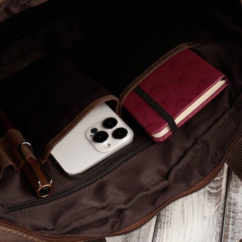 Skórzana torba męska na laptopa z uchwytem na walizkę brązowa vintage Paolo Peruzzi E-26-NBR Skórzana torba męska na laptopa z uchwytem na walizkę brązowa vintage Paolo Peruzzi E-26-NBR