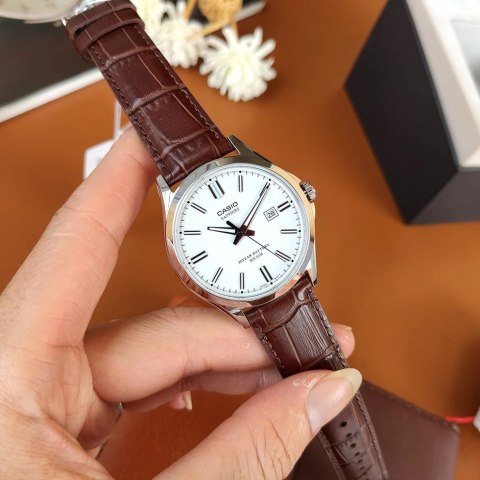 Zegarek Męski Casio MTS-100L-7A+ BOX (zd237b) SZAFIR Zegarek Męski Casio MTS-100L-7A+ BOX (zd237b) SZAFIR