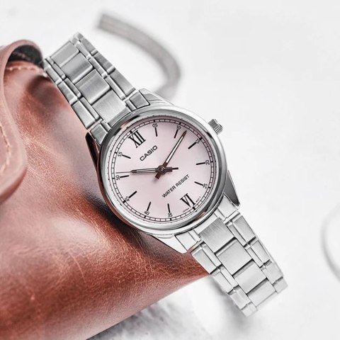 ZEGAREK DAMSKI CASIO LTP-V005D-4B2 (zd586h) + BOX ZEGAREK DAMSKI CASIO LTP-V005D-4B2 (zd586h) + BOX