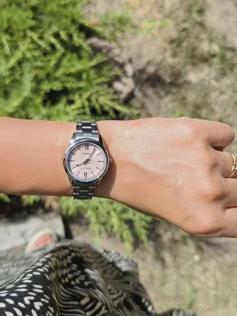 ZEGAREK DAMSKI CASIO LTP-V005D-4B2 (zd586h) + BOX ZEGAREK DAMSKI CASIO LTP-V005D-4B2 (zd586h) + BOX