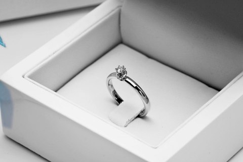 Złoty pierścionek PBD0717 - Diament Złoty pierścionek PBD0717 - Diament