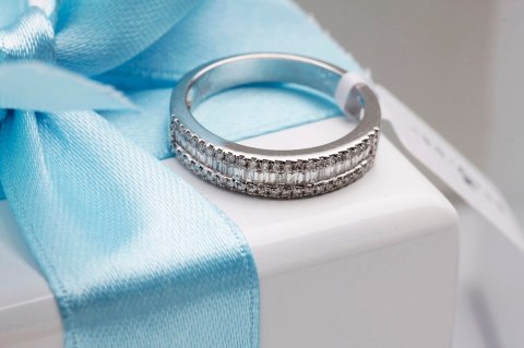 Złoty pierścionek PBD0759 - Diament Złoty pierścionek PBD0759 - Diament