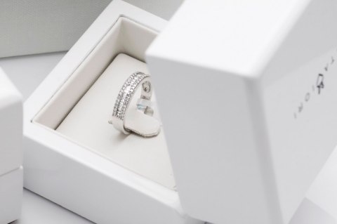 Złoty pierścionek PBD0759 - Diament Złoty pierścionek PBD0759 - Diament