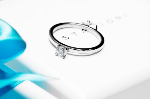 Złoty pierścionek PBD2500 - Diament Złoty pierścionek PBD2500 - Diament