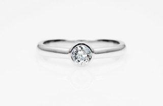 Złoty pierścionek PBD3893 - Diament