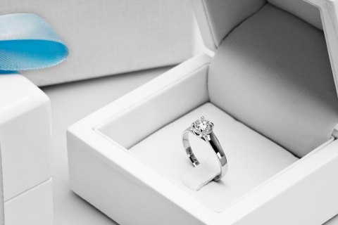 Złoty pierścionek PBD4693 - Diament laboratoryjny Złoty pierścionek PBD4693 - Diament laboratoryjny