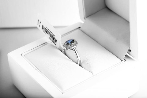 Złoty pierścionek PBS0100 - Diament Złoty pierścionek PBS0100 - Diament