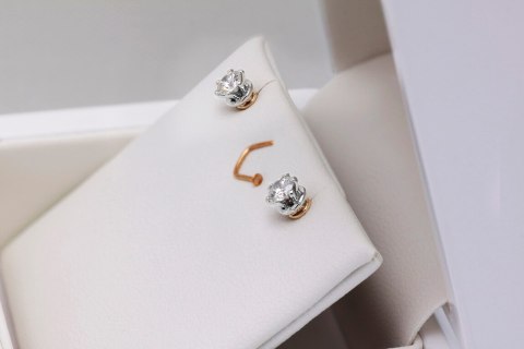 Złote kolczyki KXD2500 - Diament Złote kolczyki KXD2500 - Diament