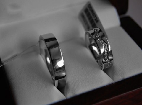 Złota obrączka XBD1751 - Diament Złota obrączka XBD1751 - Diament