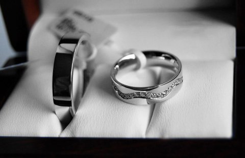 Złota obrączka XBD1751 - Diament Złota obrączka XBD1751 - Diament