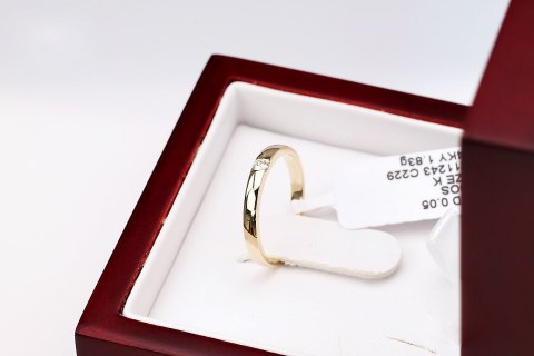 Złoty pierścionek PZD1518 - Diament Złoty pierścionek PZD1518 - Diament